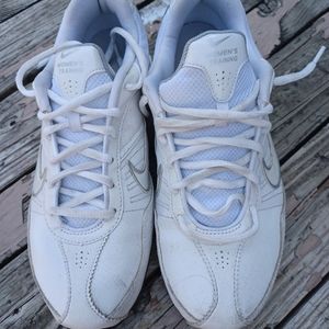 Womens 10 nike Air Exceed 36650-111 white casual sneakers shoes